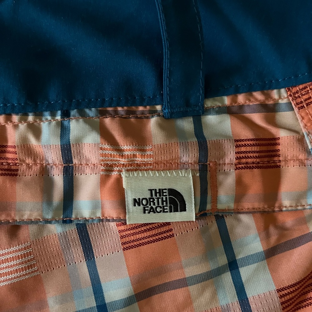 The North Face Shorts - Picture 7 of 7